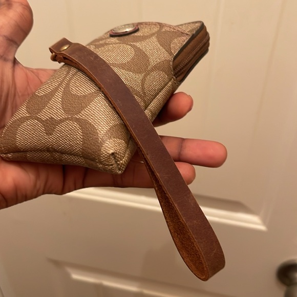 Coach, please check all picture of condition - Picture 13 of 17